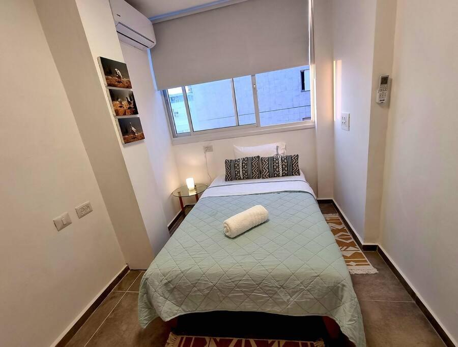 Beautiful 2-Bedroom Sea-View Apartment ネタニア エクステリア 写真