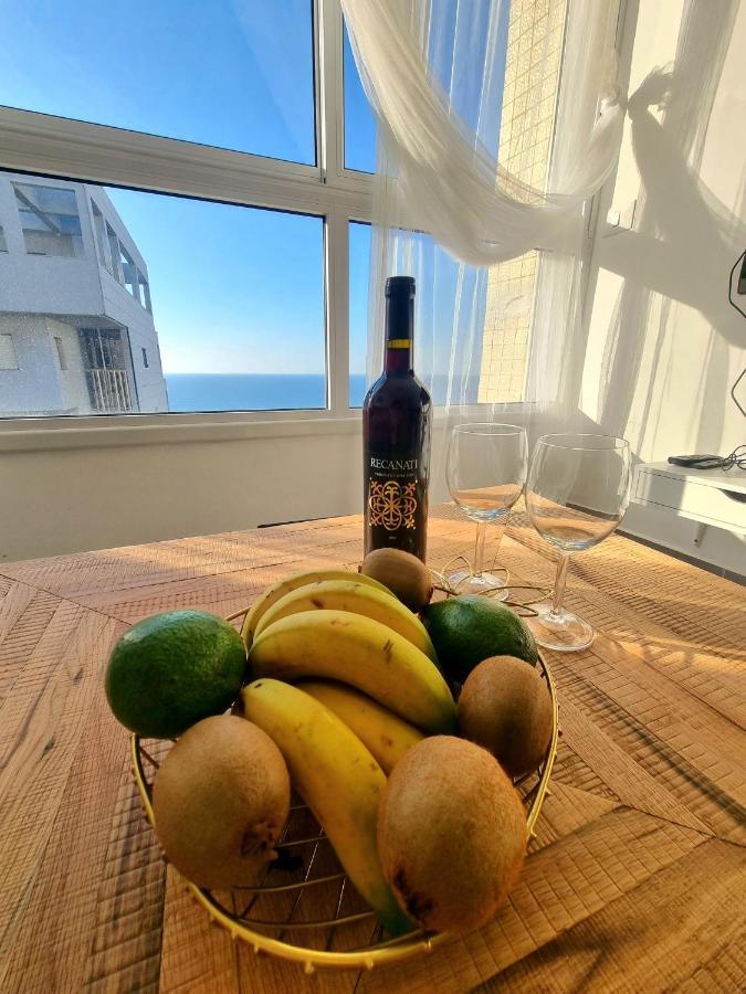Beautiful 2-Bedroom Sea-View Apartment ネタニア エクステリア 写真